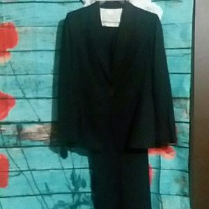 Womens 2 pc suit, pants and lined jacket